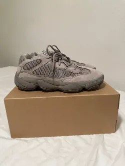  S2 Adidas Yeezy 500 Ash Grey review Clothildes Tate 02