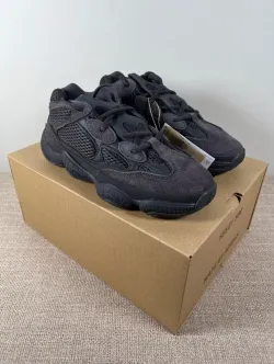 S2 Yeezy 500 “Utility Black” review Fadhel Baqer 02