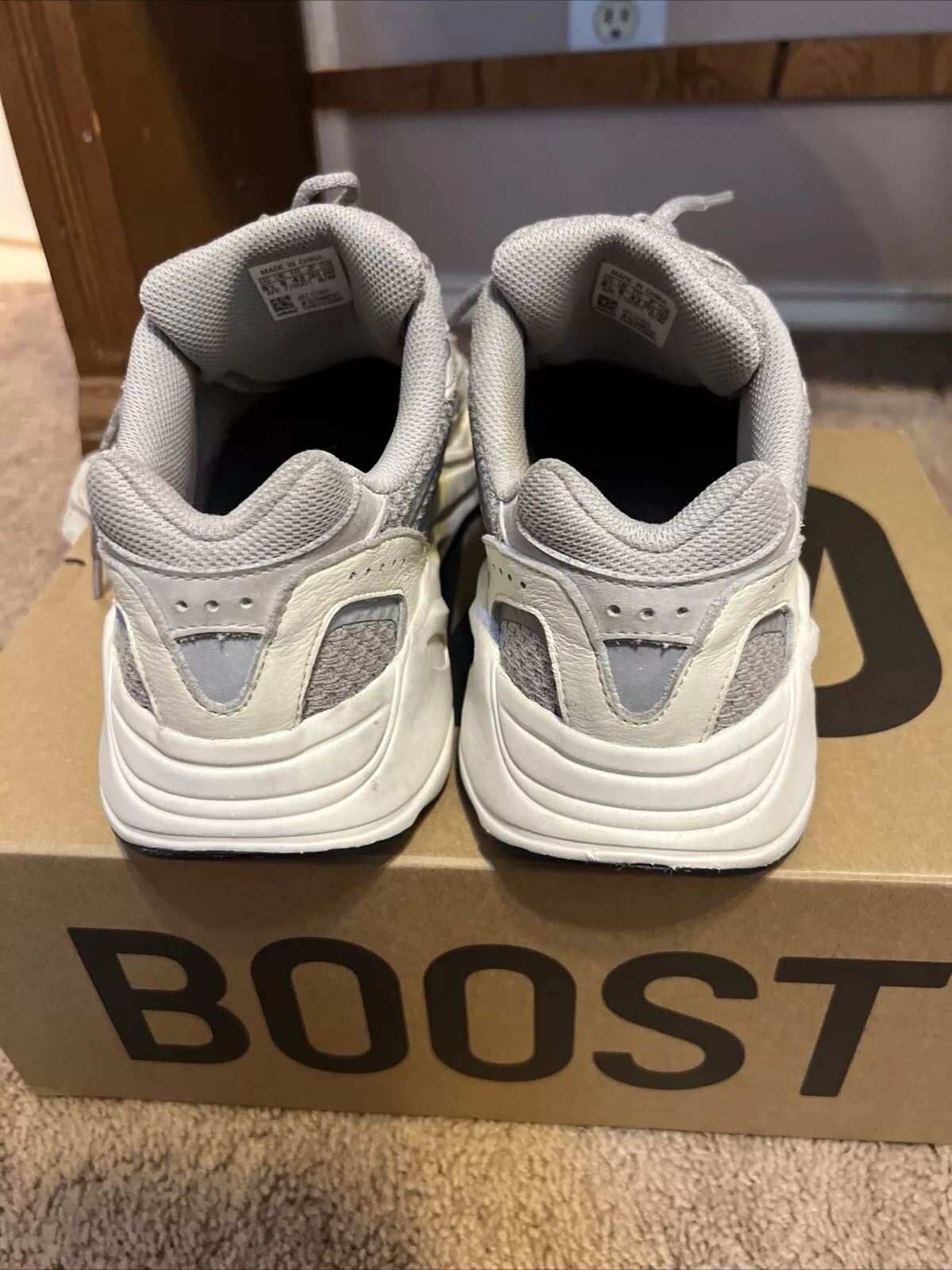 OG Yeezy Boost 700 V2 “Static” EF2829 review Odelmis 01