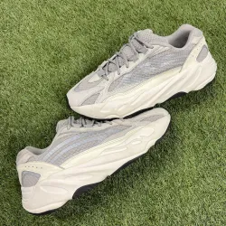OG Yeezy Boost 700 V2 “Static” EF2829 review Marcela