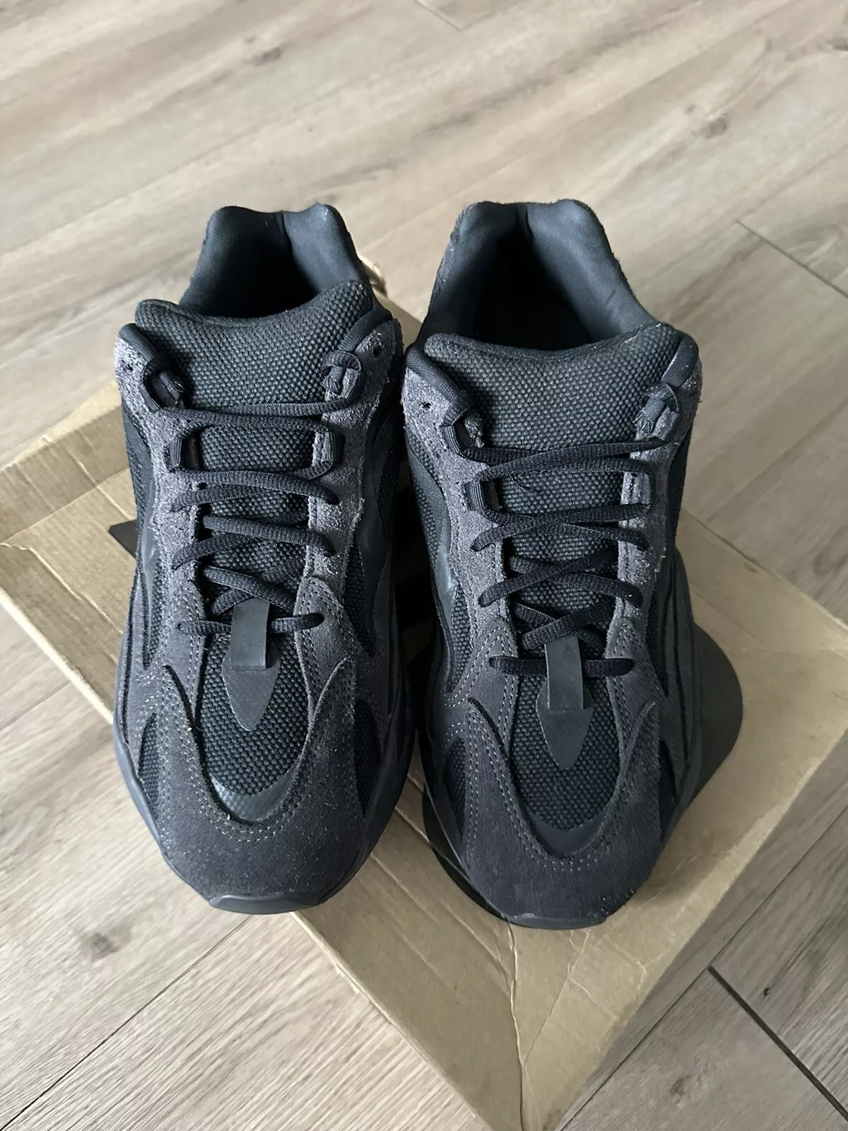OG Yeezy Boost 700 V2 Vanta  review Alexander 01