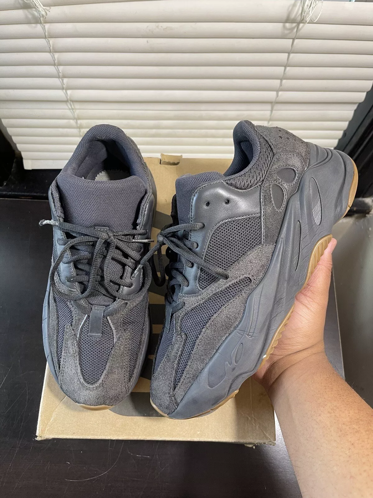 OG Yeezy Boost 700“Utility Black” review Jack 01