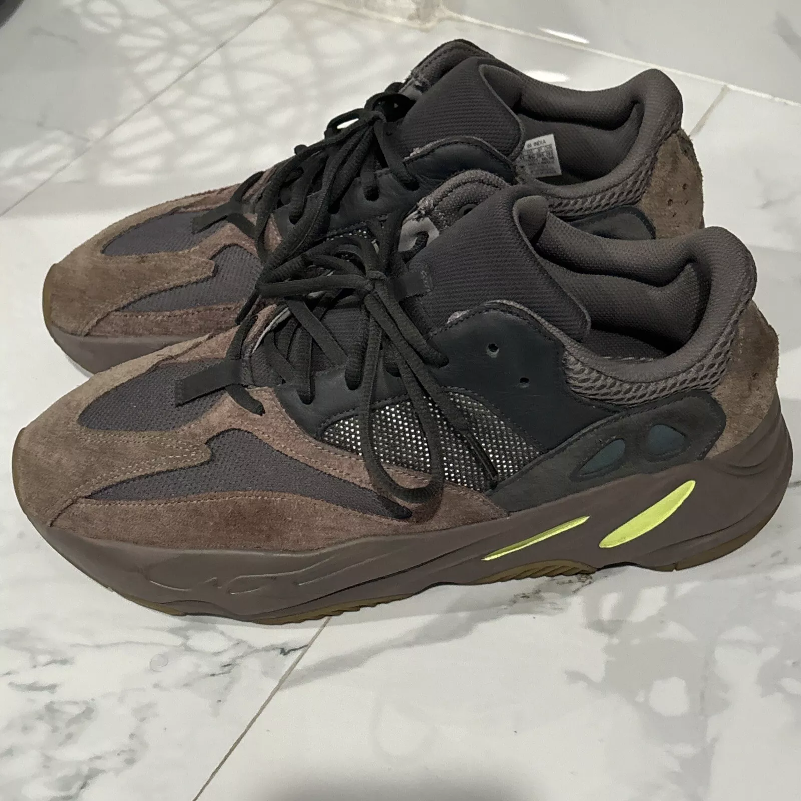 OG Yeezy Boost 700“Mauve” review Alicia Torres 01