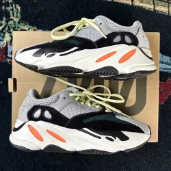 OG Yeezy Boost 700 OG“Wave Runner” review Modesta Guzman