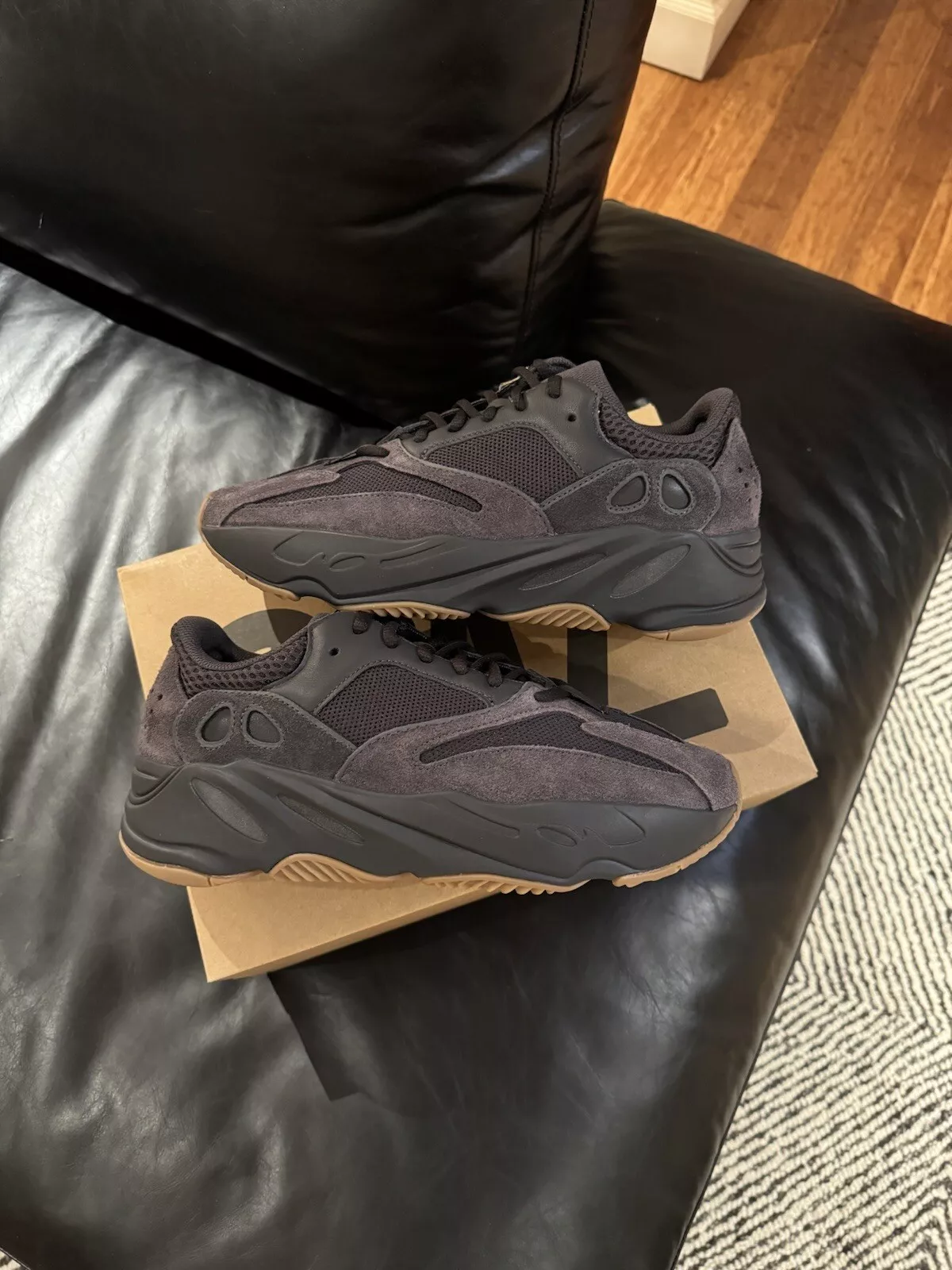 S2 Yeezy Boost 700 Yeezy Boost 700“Utility Black” review Lyudmila 01