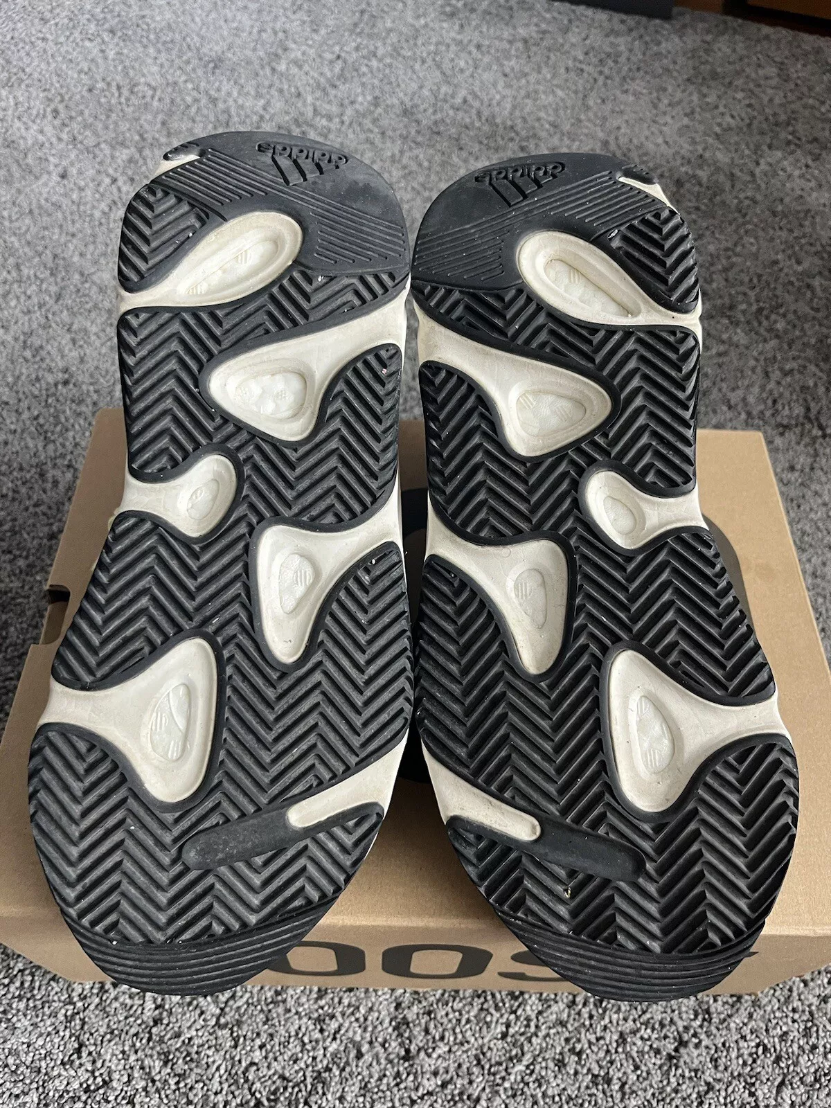 S2 Yeezy Boost 700 OG“Wave Runner” review Misty 01