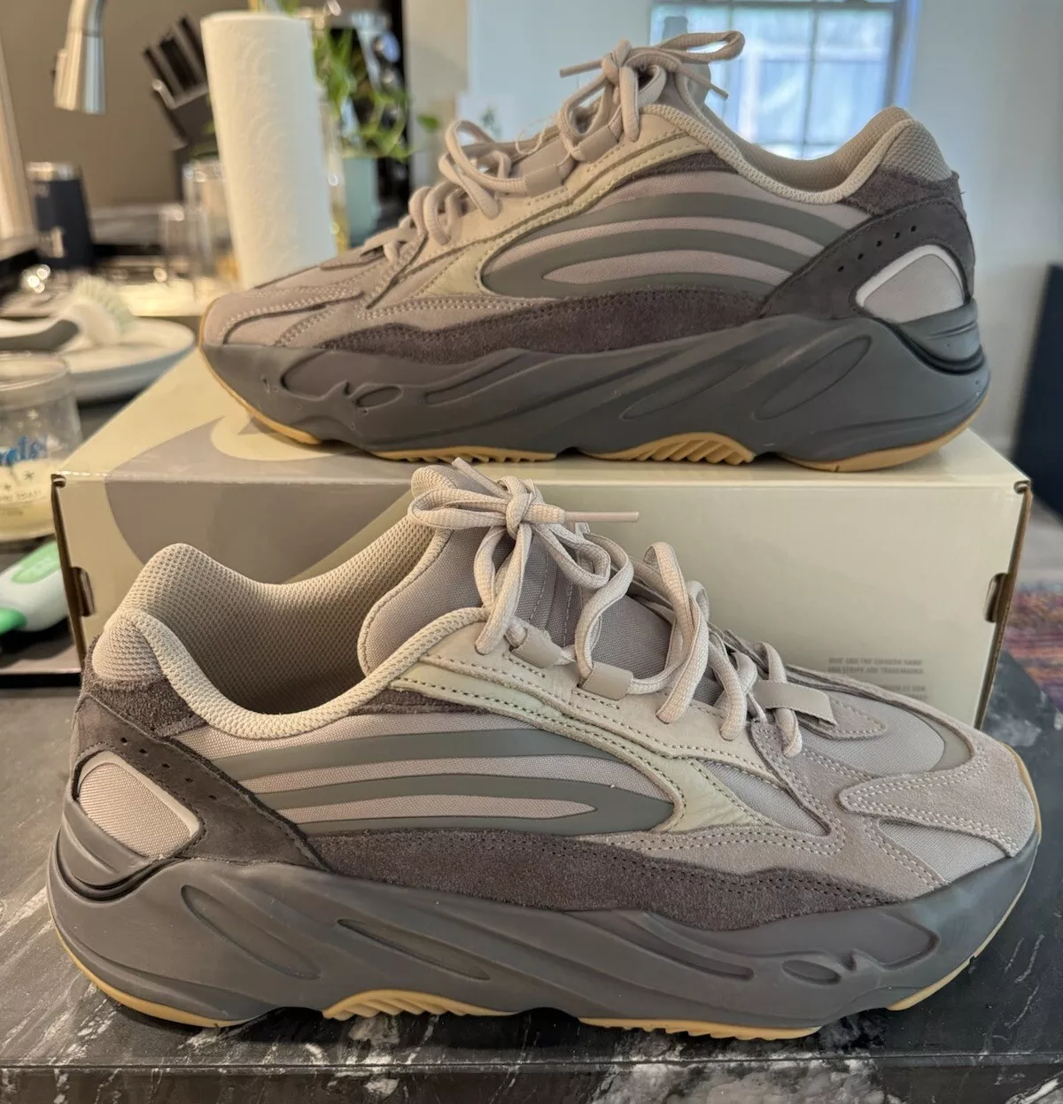 S2 Adidas Yeezy Boost 700 V2 “Tephra” review Great❤️ 01