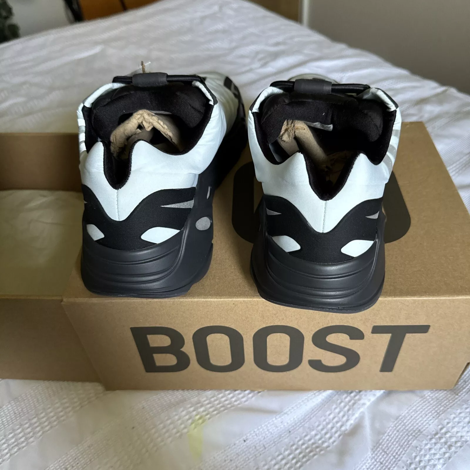 S2 Adidas Yeezy Boost 700 MNVN Light Blue review Donald ledbettrr 01