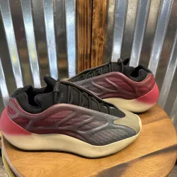 S2 Adidas Yeezy 700 V3 Fade Carbon review cyndhya 02
