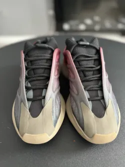 S2 Adidas Yeezy 700 V3 Fade Carbon review Will Barden 01