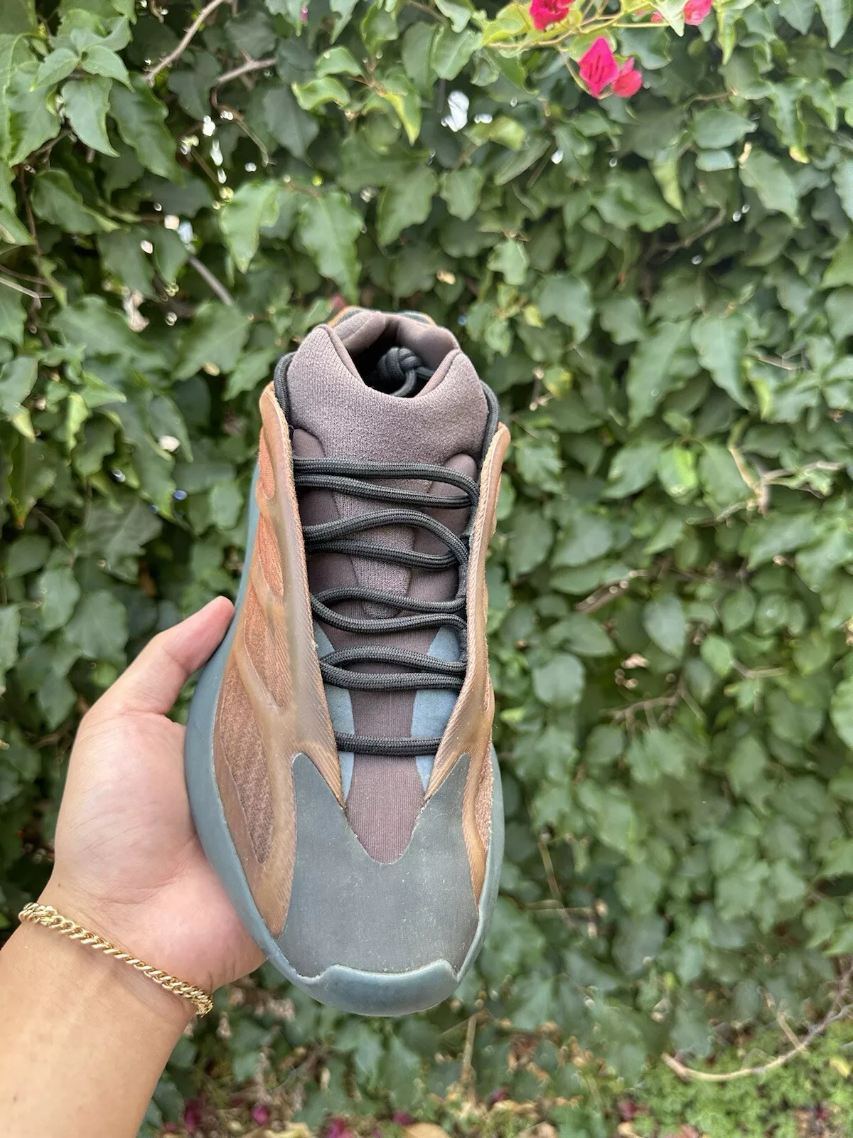 S2 Adidas YEEZY Yeezy 700 V3 'Copper Fade' review Slo az 01