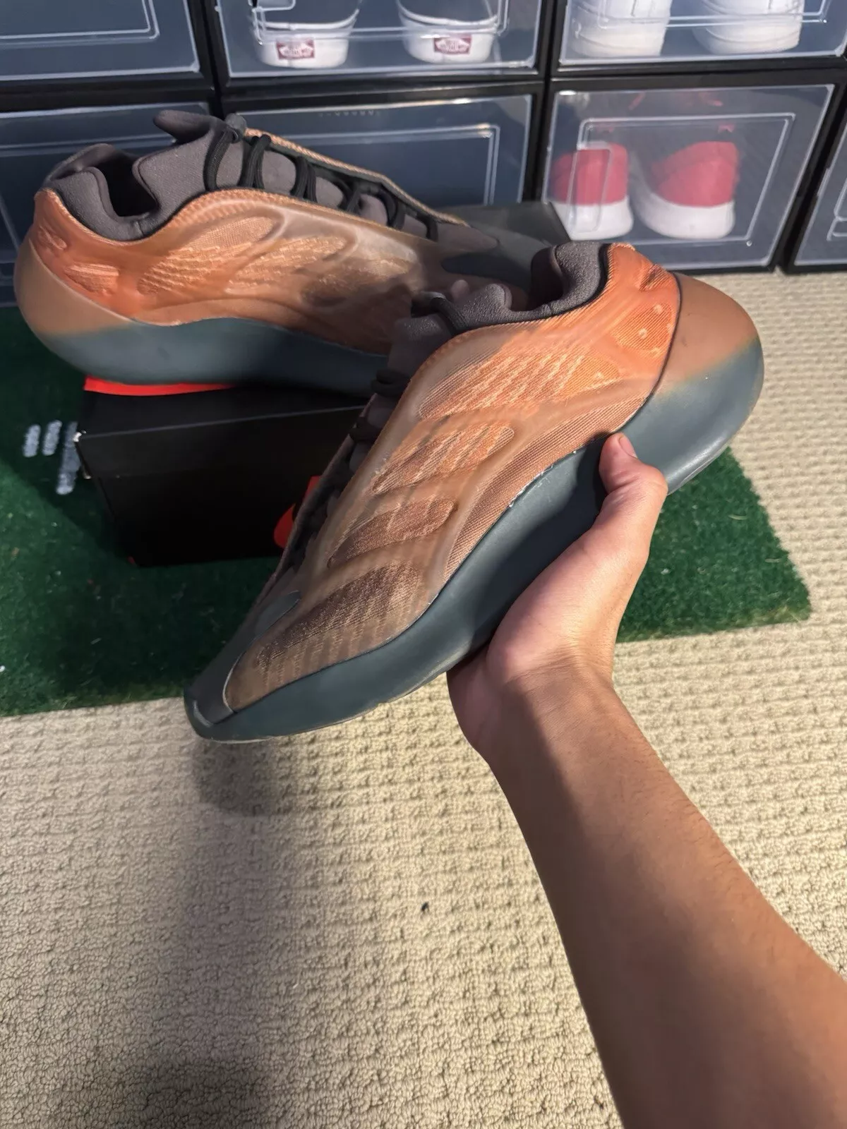 S2 Adidas YEEZY Yeezy 700 V3 'Copper Fade' review Zoila Sanchez-Click 02