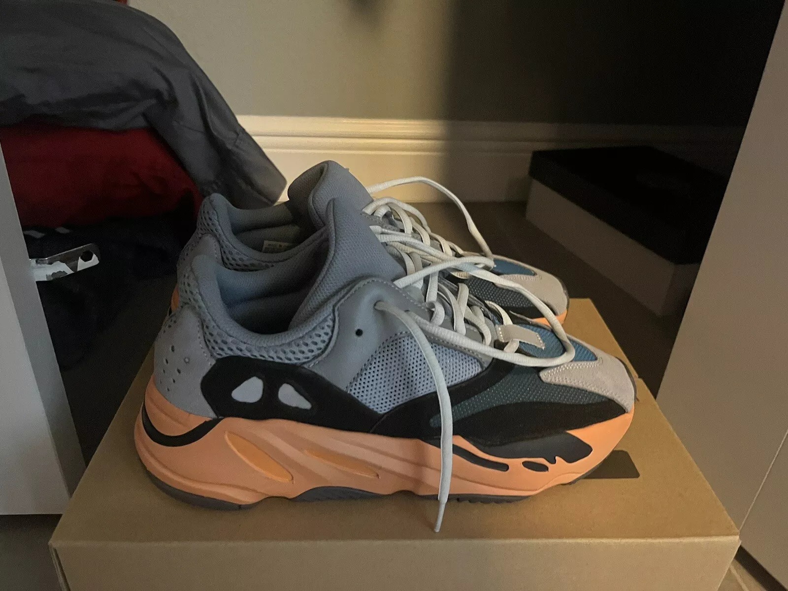 S2 Adidas Yeezy Boost 700 "Wash Orange" review Mariana R. 01