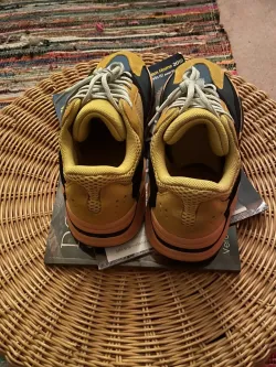 S2 Adidas Yeezy Boost 700 “SUN" review Jill 01