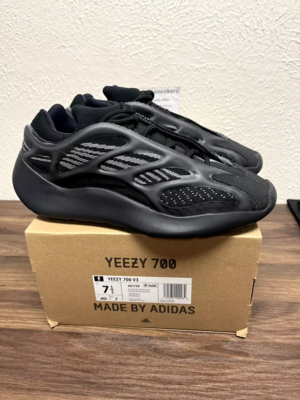 S2 Adidas Yeezy 700 V3 “Alvah”Basf Boost review Tommy 01