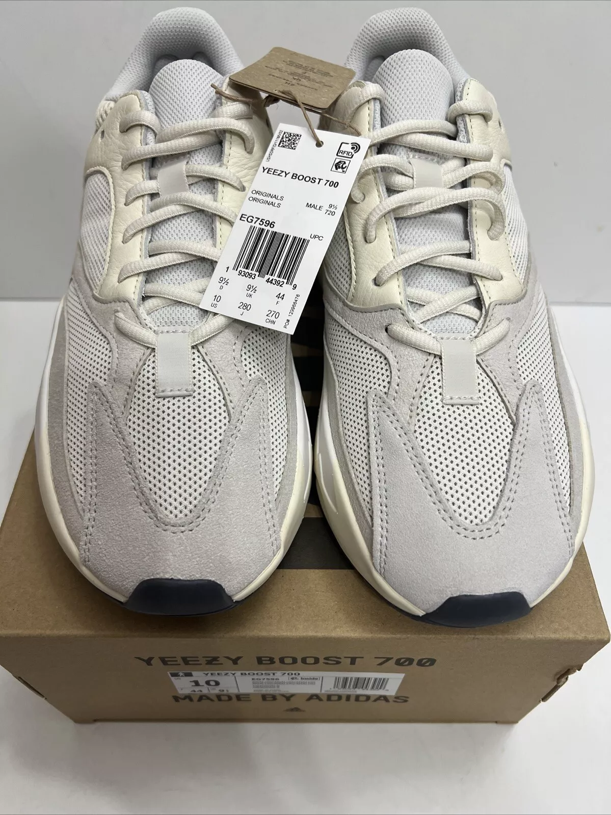 S2 Yeezy Boost 700“Analog”  review James