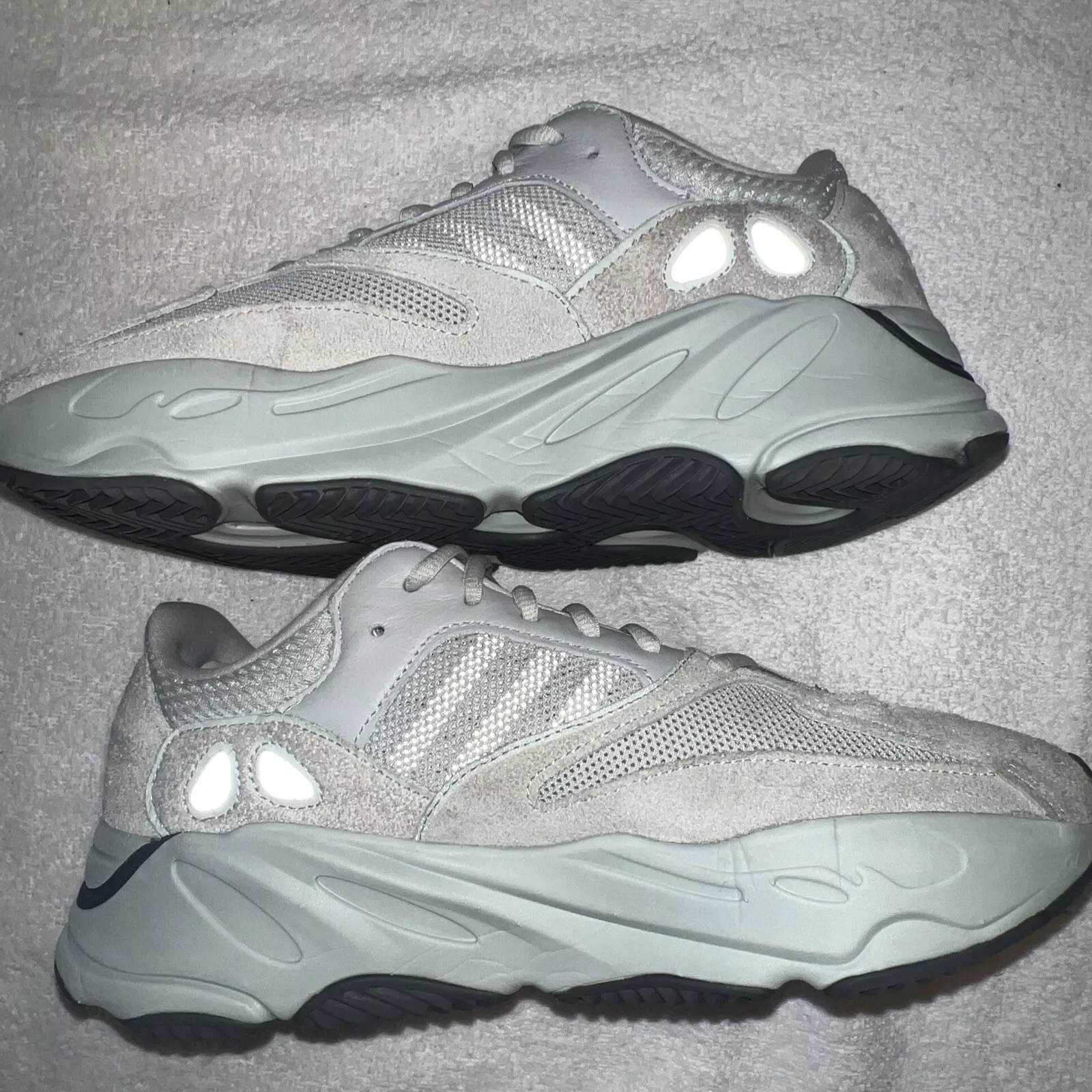 S2 700 Adidas Yeezy Boost 700 "Salt" review Alicia Torres 01