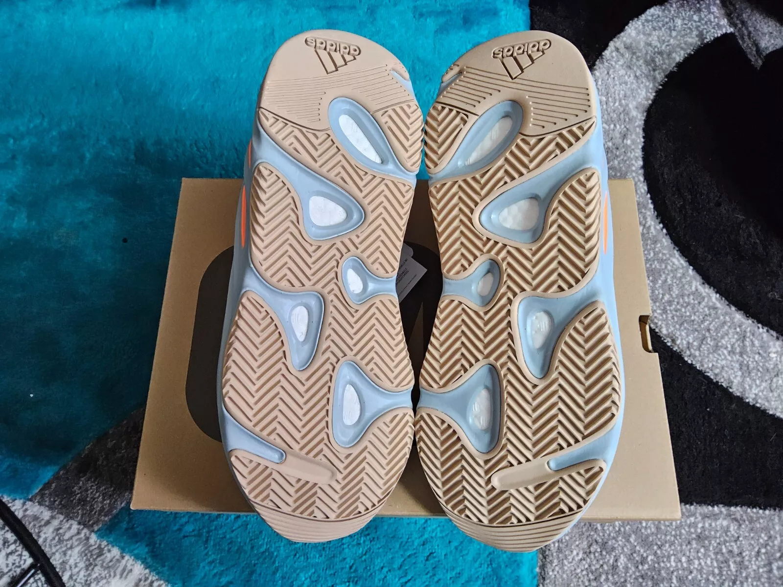 S2 Adidas Yeezy Boost 700 Carbon Blue Real Boost review Nicoleen flowers 02