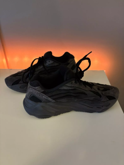 S2 700 V2 Yeezy Boost 700 V2 Vanta  review Lyudmila 02