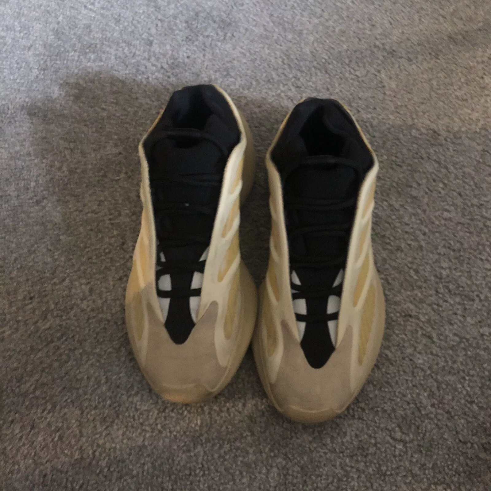 S2 Adidas Yeezy Boost 700 V3 Srphym review ChyldofGod 02