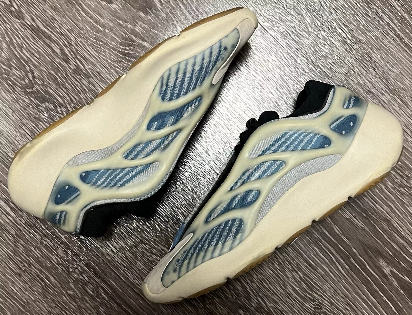 S2 Adidas Yeezy 700 V3 “Kyanite” Basf Boost review Jude Dietz 01