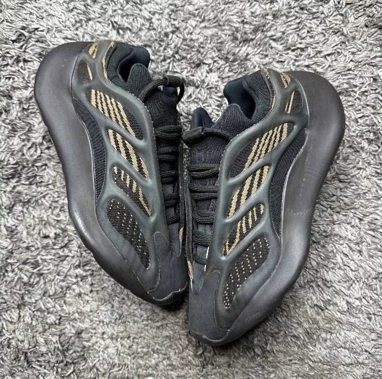 S2 Adidas Yeezy 700 V3 “Eremiel” review Katana 01