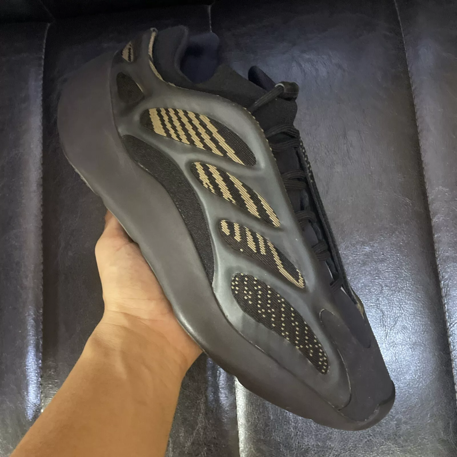 S2 Adidas Yeezy 700 V3 “Eremiel” review Laurent 01