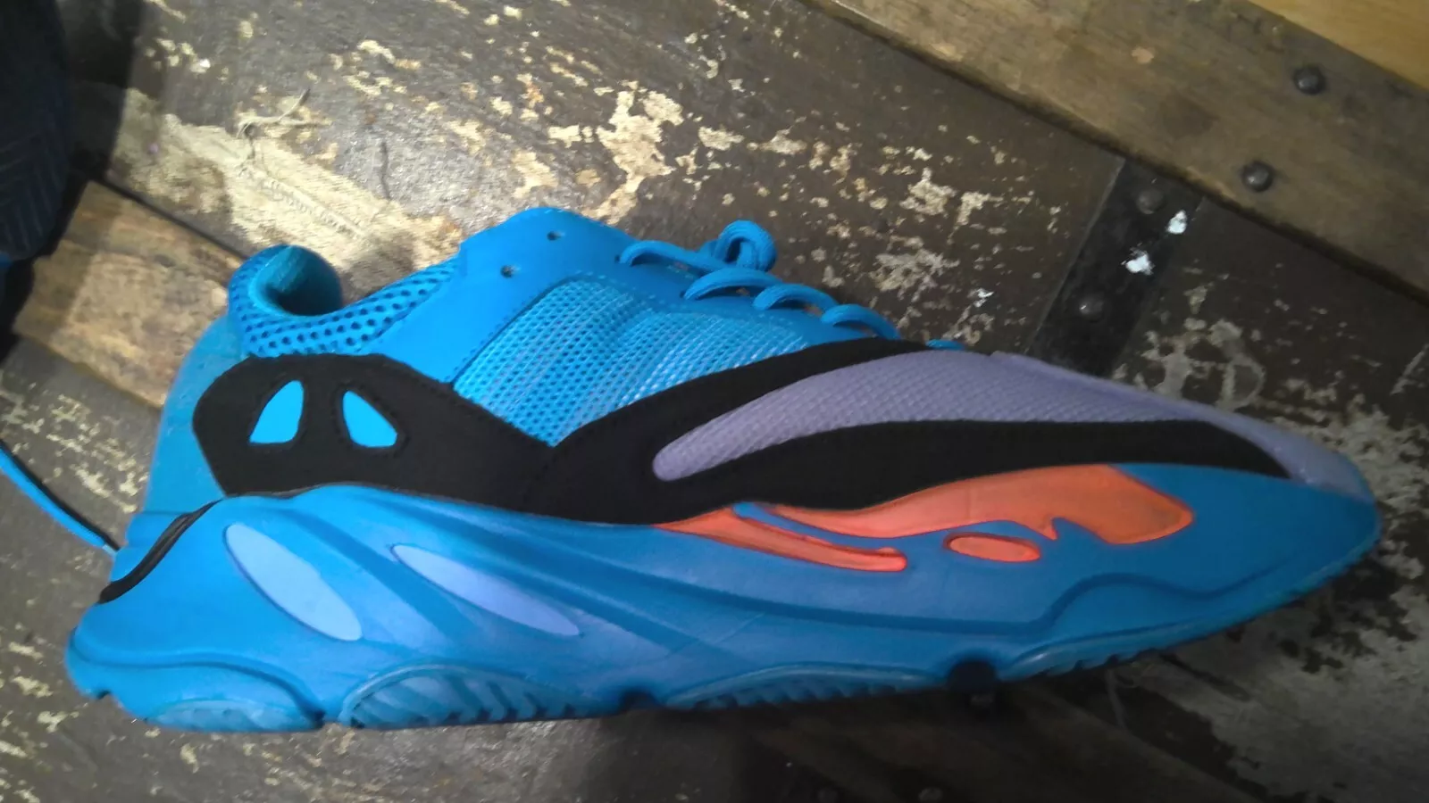 AH Adidas Yeezy Boost 700 Hi-Res Blue review Charly