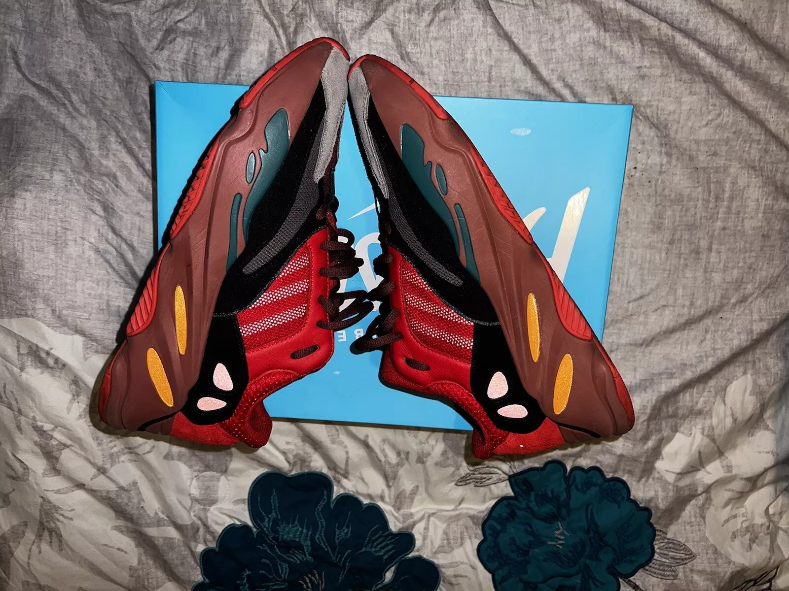 AH Adidas Yeezy Boost 700 Hi-Res Red review Laurent 01