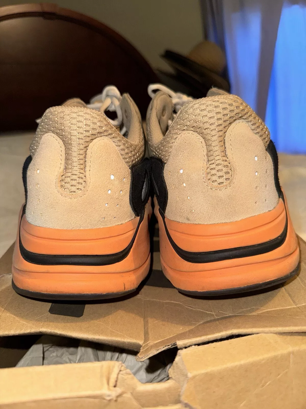 AH Adidas Yeezy Boost 700 Enflame Amber review Jabon25 02