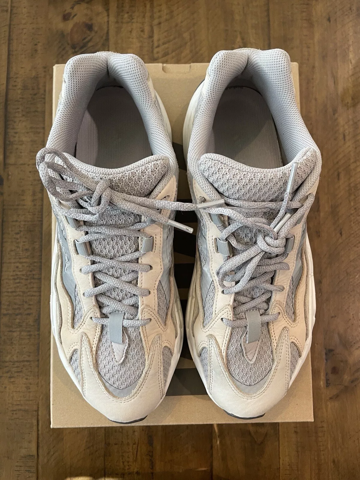 AH Adidas Yeezy Boost 700 V2 “Cream” review Marwan 01