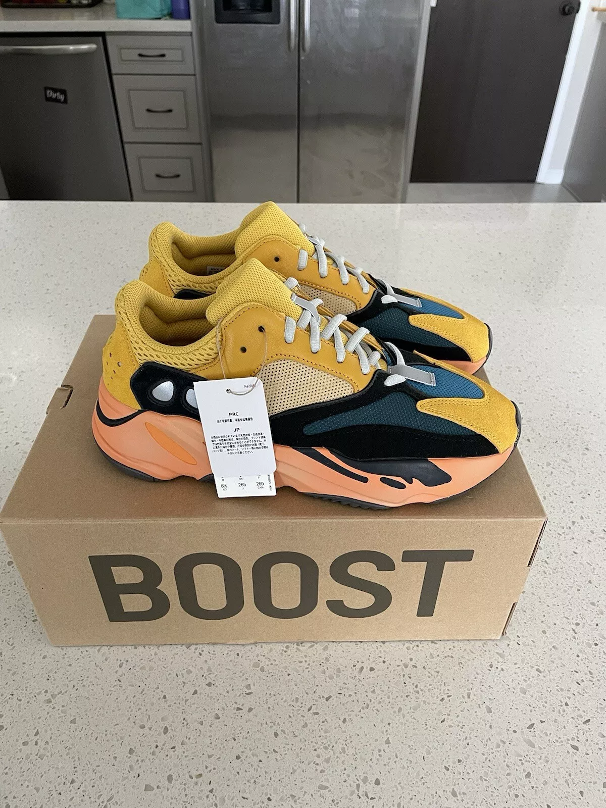 AH Adidas Yeezy Boost 700 “SUN" review Legacy