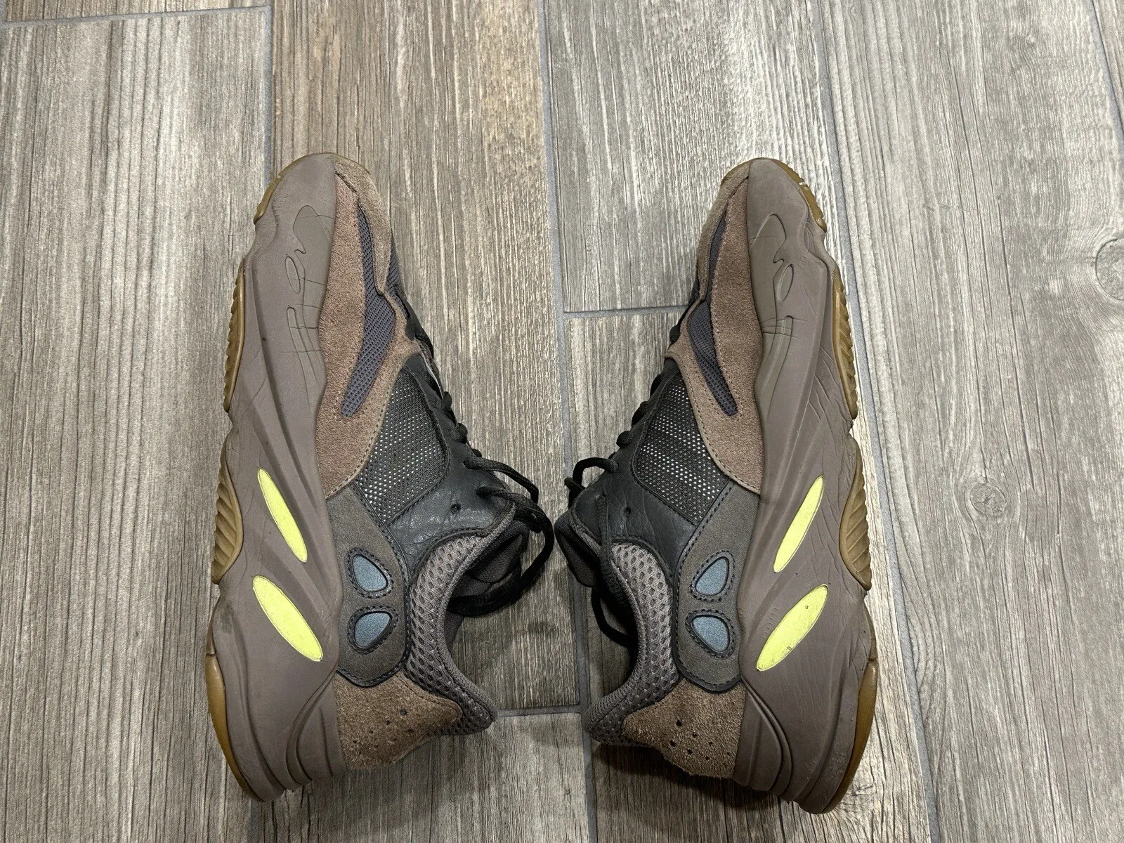 AH Yeezy Boost 700 “Mauve”  review Lateefah Smith 01
