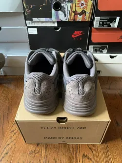 AH Yeezy Boost 700 “Mauve”  review Kim 02