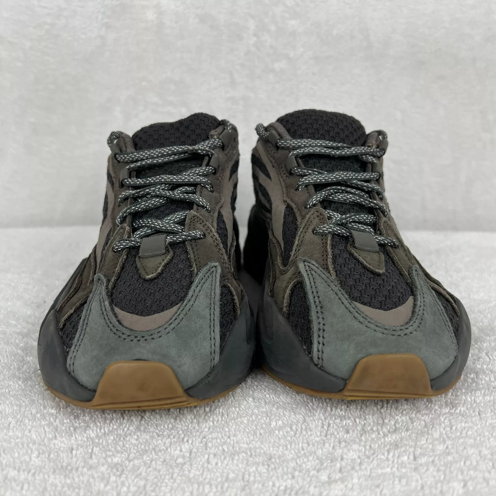 AH 700 V2 Adidas Yeezy Boost 700 V2 “Geode” review Jakcy 01