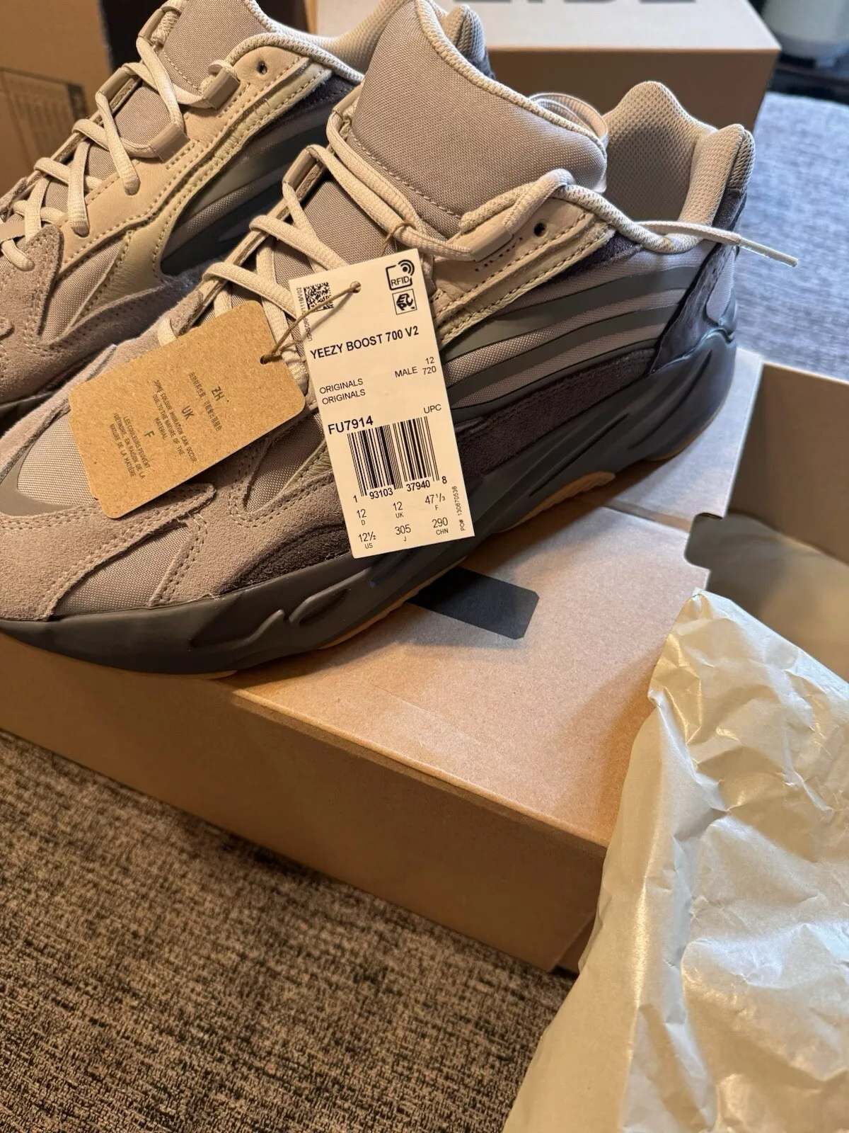 AH Yeezy Boost 700 V2“Tephra” review Jelene Calderon 02
