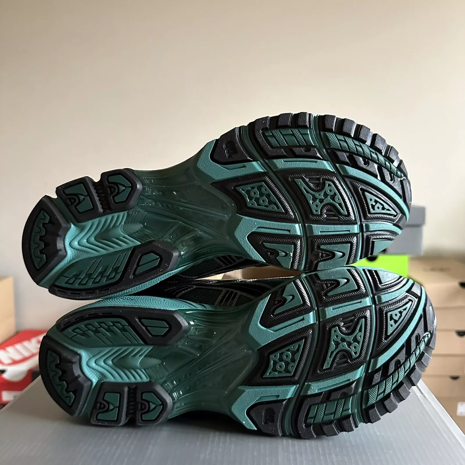 UNAFFECTED x Gel Kayano 14 'Infinite Wonders Pack - Posy Green' review Martina Mota 02