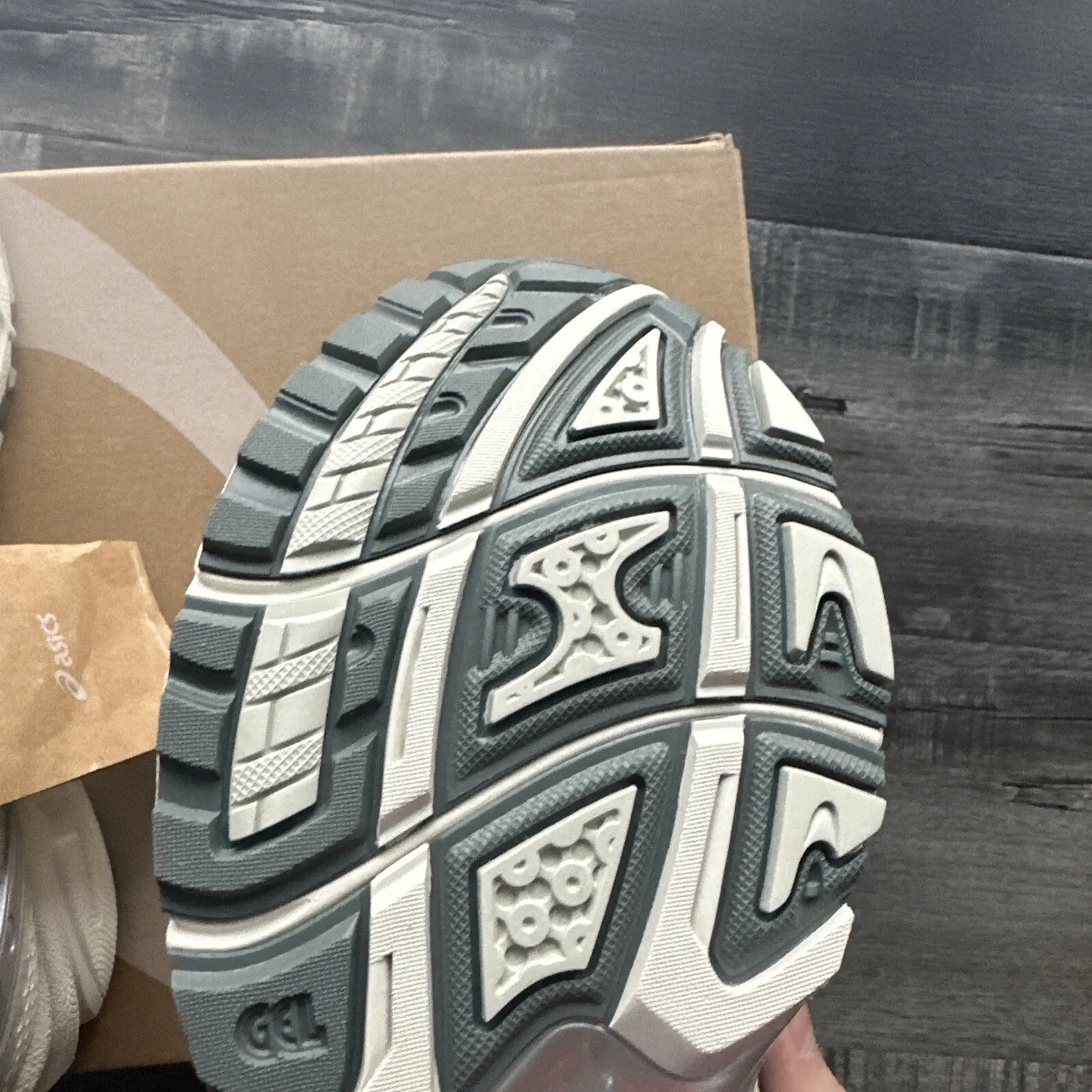 Asics Gel Kayano 14 'Birch Dark Pewter' review Ana Flores 03