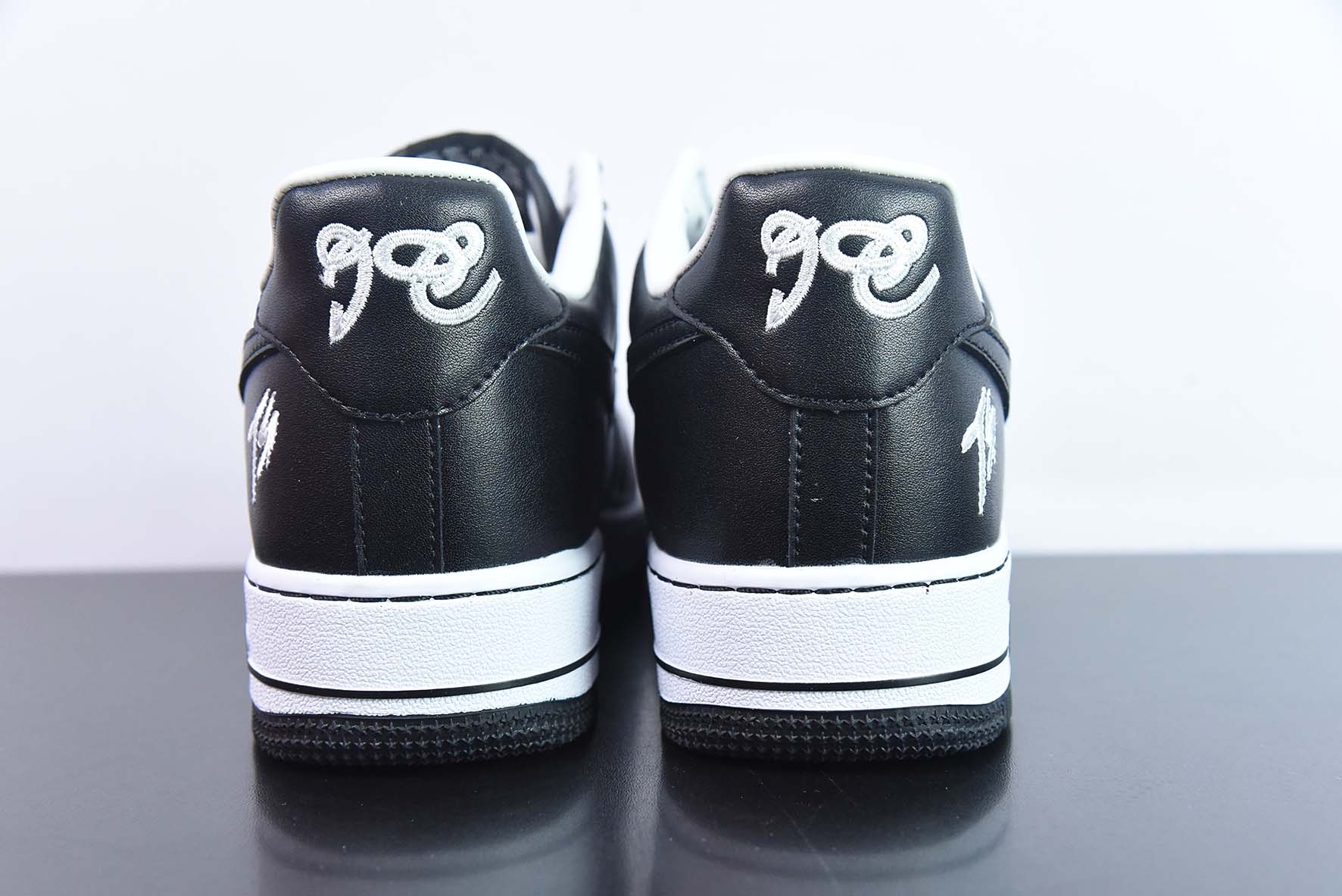 GB Terror Squad x Nike Air Force 1 Low Panda review Leen 01