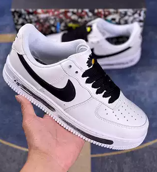 OG Nike Air Force 1 '07/Paranoise review Axavien Richardson