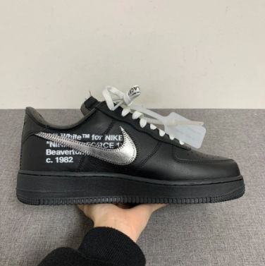 TS OFF White X Air Force 1 ’07 Low MOMA review Ana Flores 01