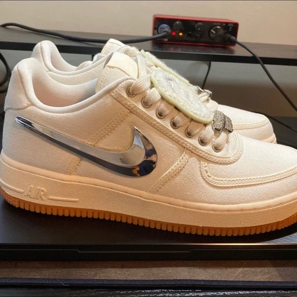 GB Travis Scott x Nike Air Force 1“Sail” review Mapote 01