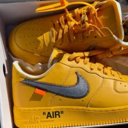 GB Off-White x Nike Air Force 1 Low University Gold review 	Daniela 02