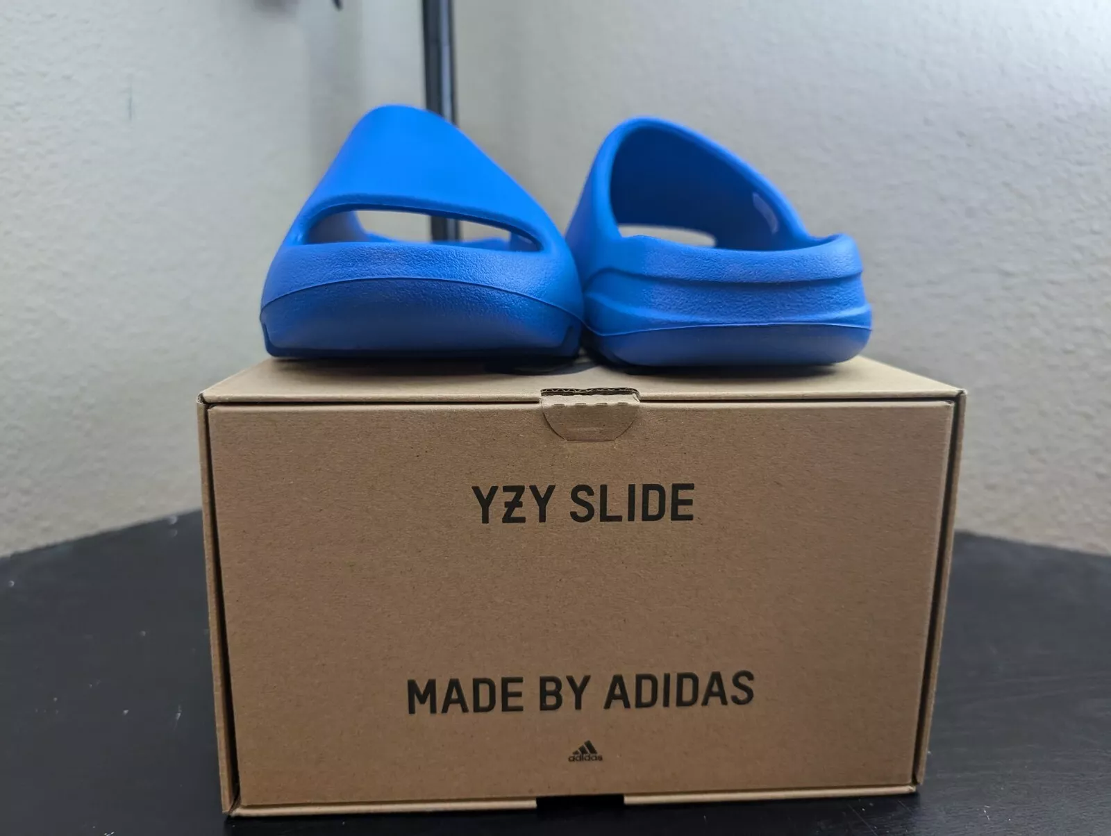 Adidas Yeezy Slide Blue review Keila 02
