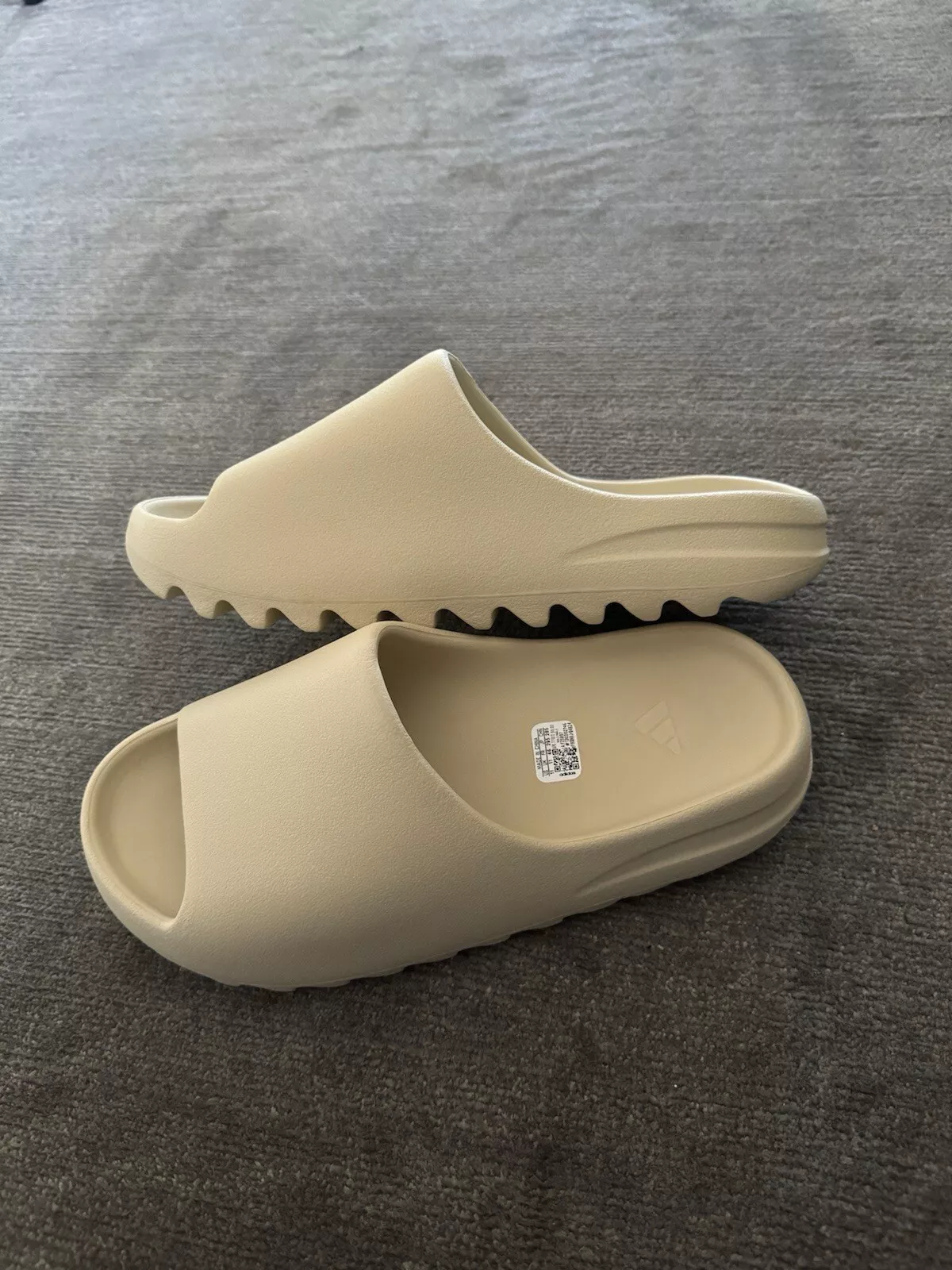 Adidas Yeezy Slide Bone review DR 01