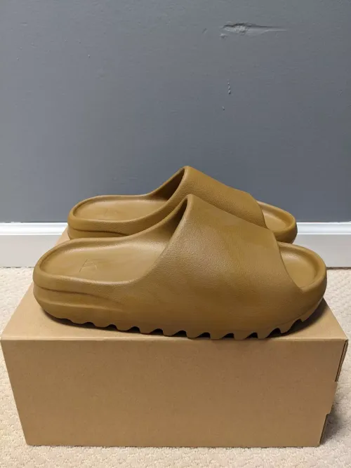 Adidas Yeezy Slide Ochre review 