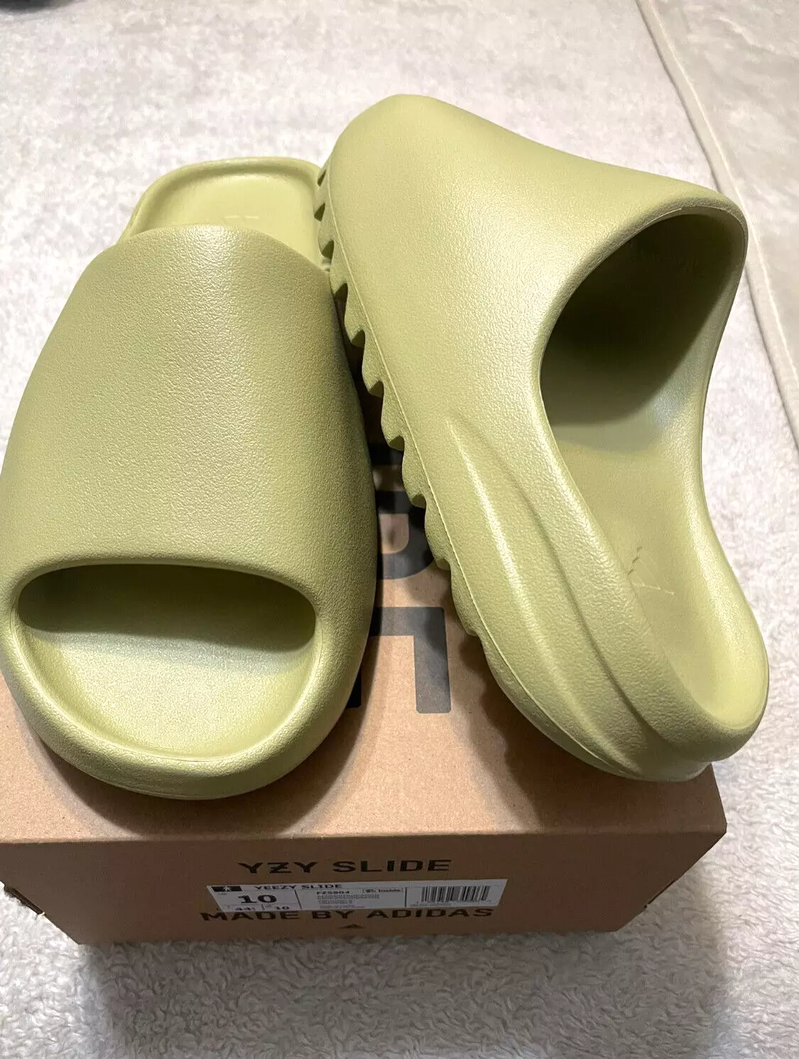 XP Adidas Yeezy Slide Resin review SAM 01