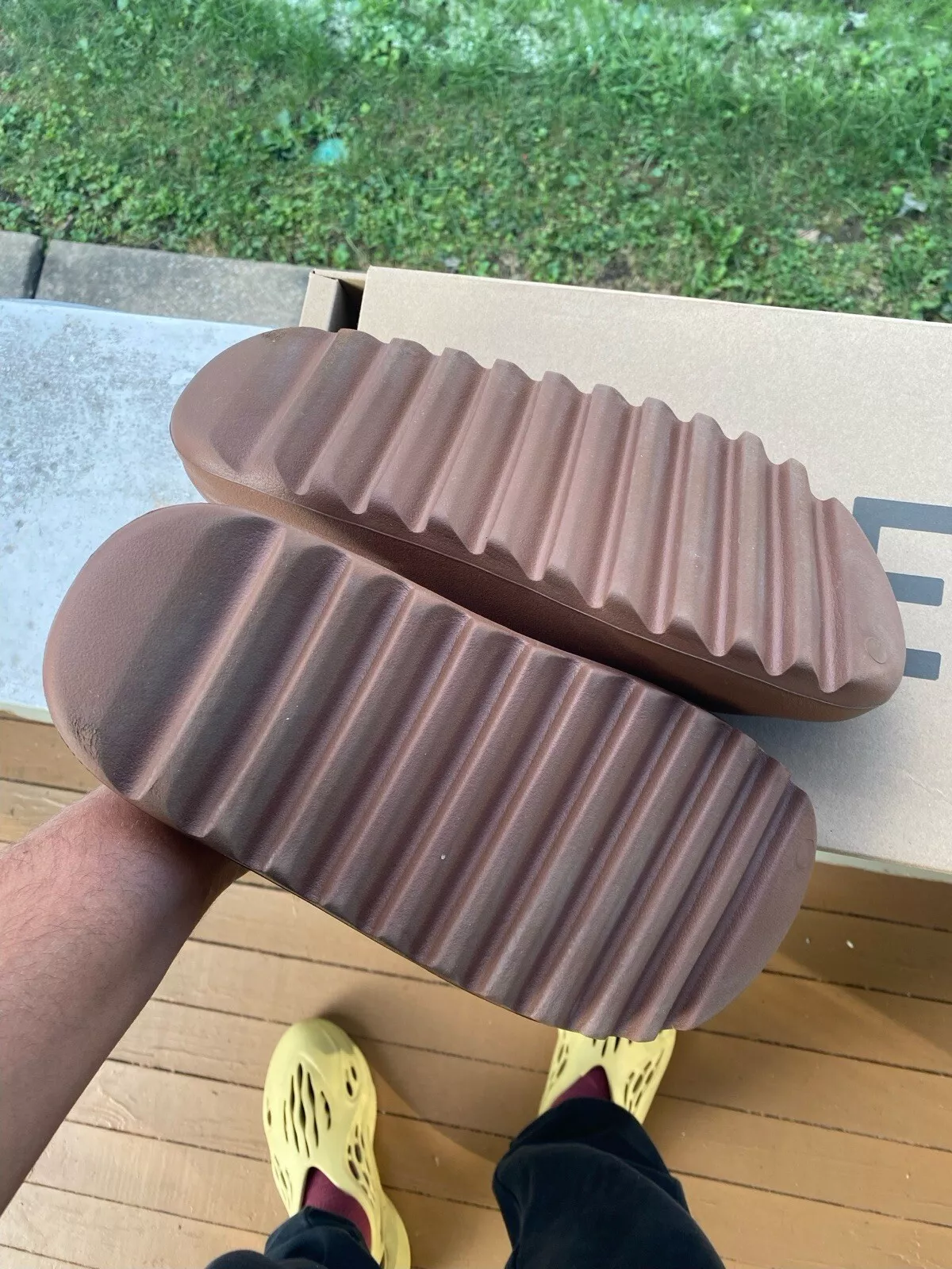 Adidas Yeezy Slide Flax review L.L.N. 02