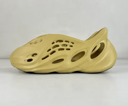 Adidas Yeezy Foam Runner Sulfur review 