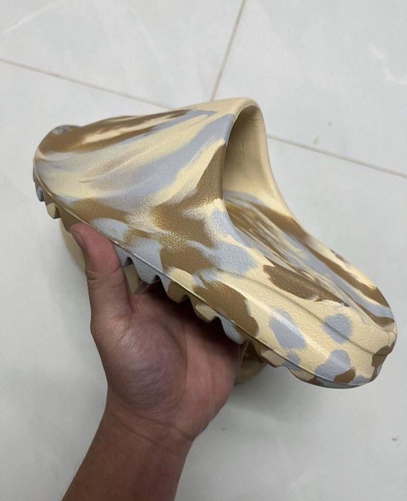 Adidas Yeezy Slide Enflame Oil Painting White Yellow review Raúl Díaz 02